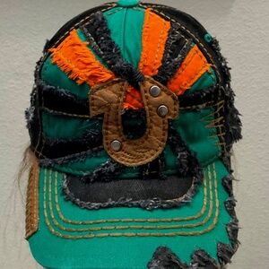 True religion Distressed Cap .